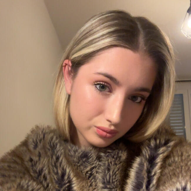 Babysitter in Passy: Agathe