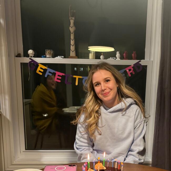 Babysitter in Kingston: Hanne