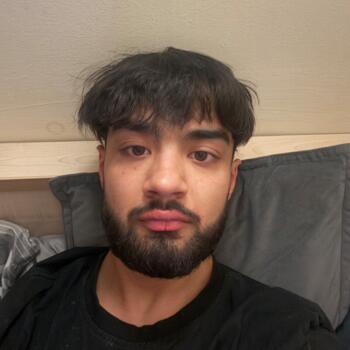 Babysitter Manchester: Sahil khan