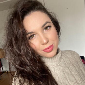 Babysitter in Chicago: Albina