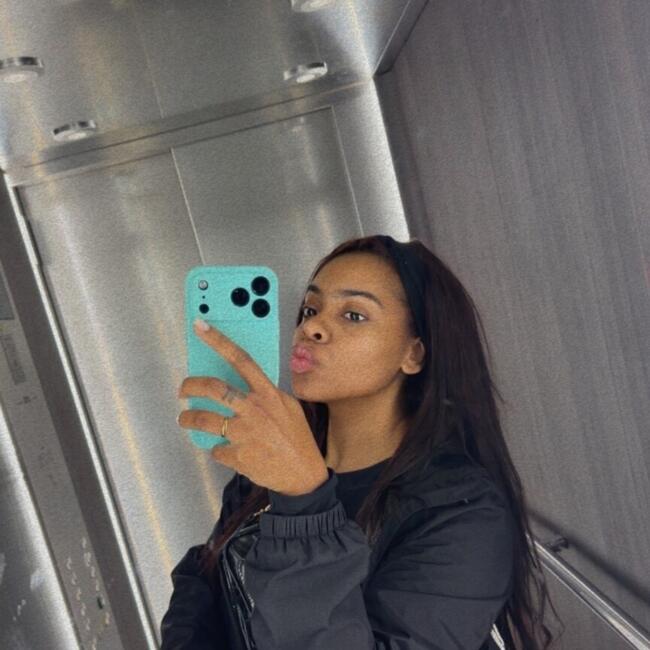 Babysitter in Noisy-le-Grand: Cindy