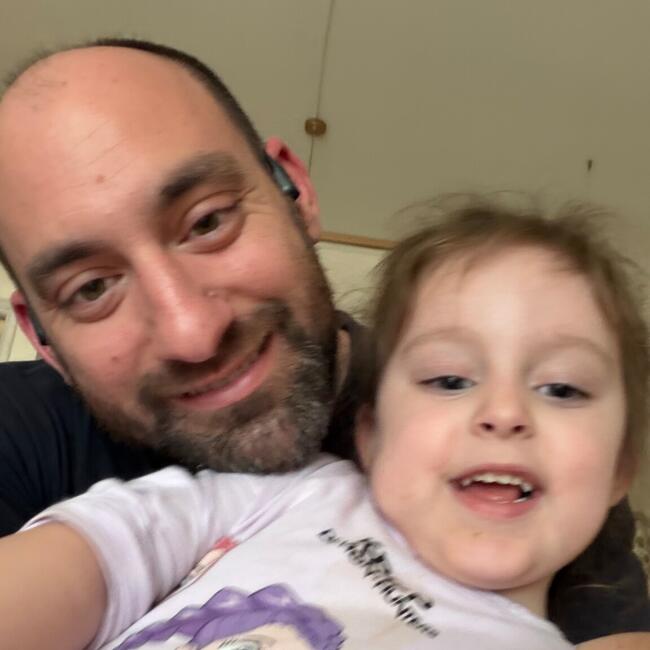 Δουλειά για babysitter στην περιοχή Γλυφάδα: Anastasios
