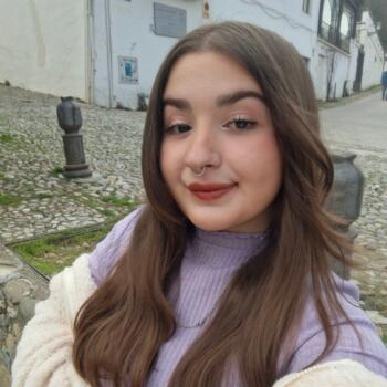 Niñera La Zubia: Lucia Moya