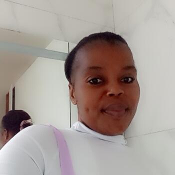 Babysitter Adams College: Thabile