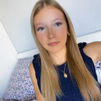 Babysitter in Bayonne: Chloe