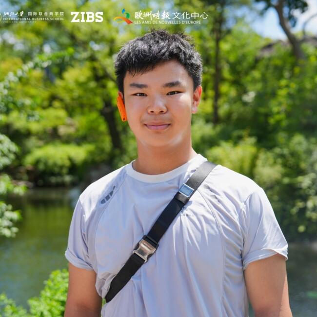 Babysitter in Bussy-Saint-Georges: Johnny