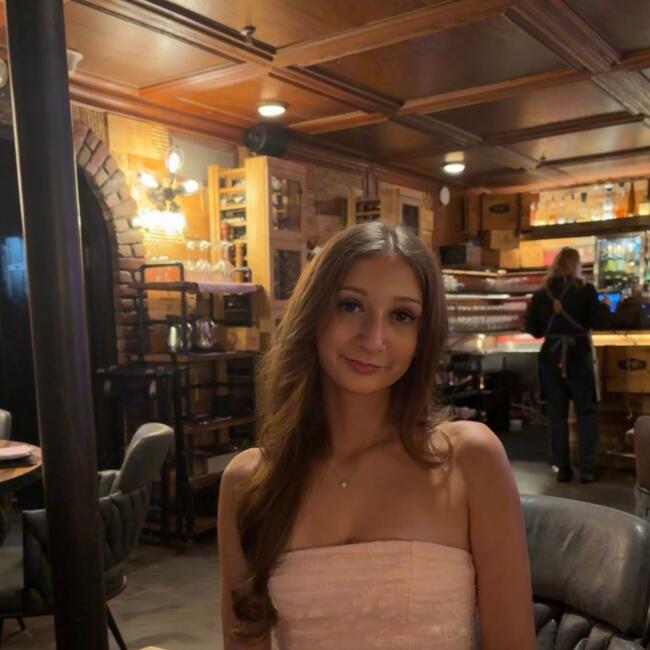 Babysitter in Staten Island: Jenna