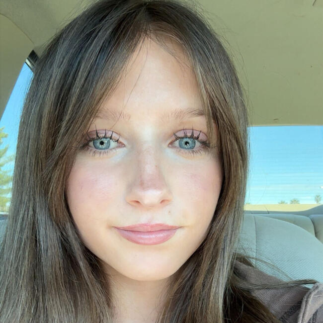 Babysitter in Canyon Lake (California): Olivia