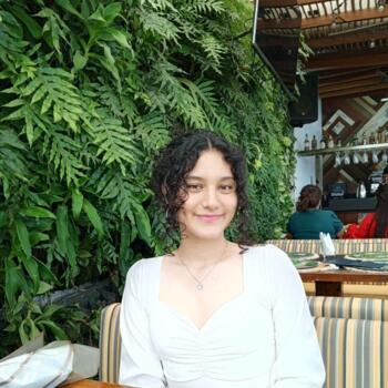 Baby-sitter in Manta Ecuador: Sakura
