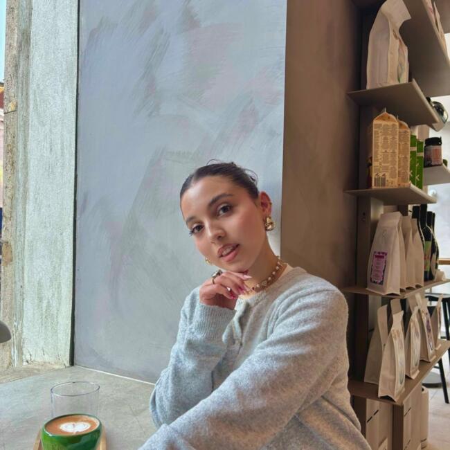 Canguro en Hospitalet de Llobregat: Julia Teodora