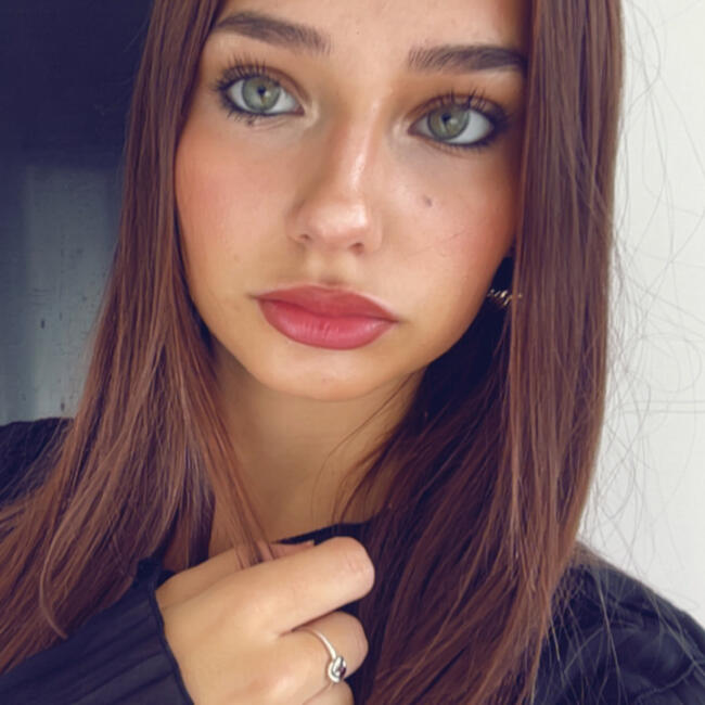 Babysitter in Ozoir-la-Ferrière: Leanne