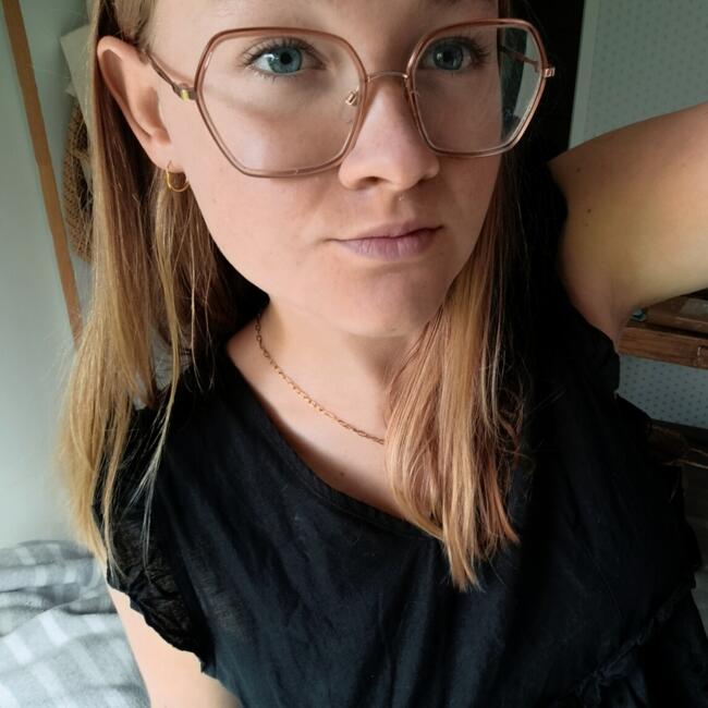 Babysitter in Lanester: Youna