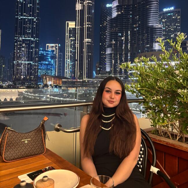 Babysitter in Oullins: Luna