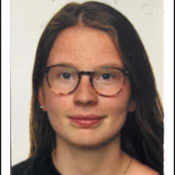 Babysitter in Ciney: Ylona