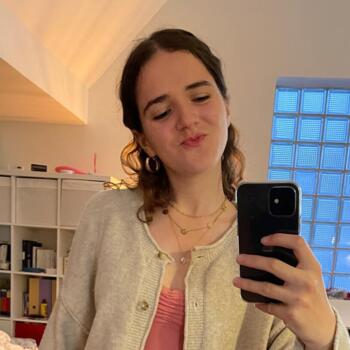 Babysitter in Noisy-le-Grand: Clémence