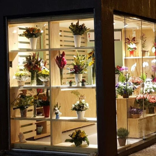 Childcare agency in Rio de Janeiro: Floricultura Pétalas