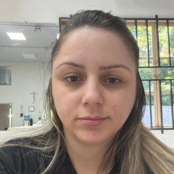 Emprego de babá em Foz do Iguaçu: emprego de babá Daiana