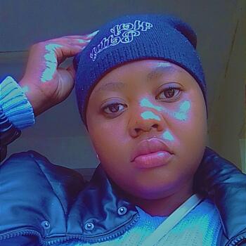 Babysitter in East London: Nobalungile