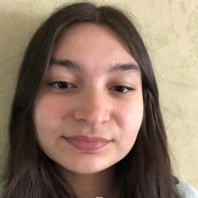 Babysitter in Pissy-Pôville: Ines