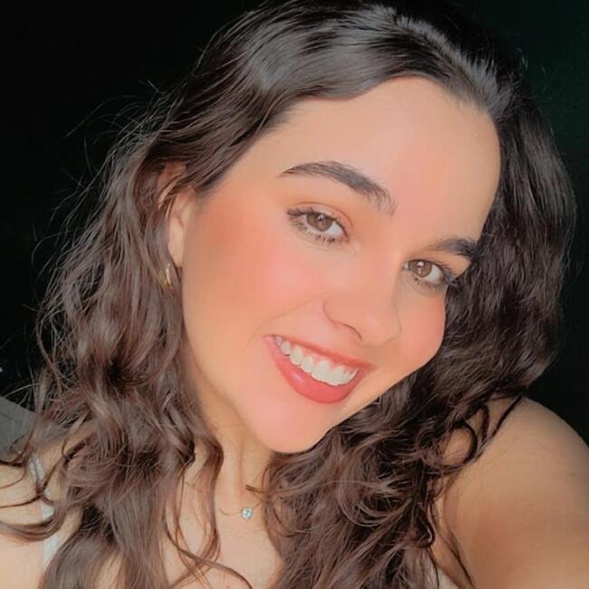 Emprego de babá em Campo Grande: Caroline