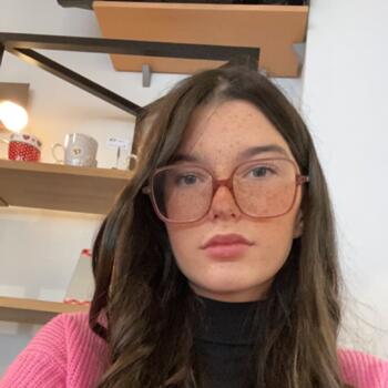 Babysitter in Briey: Julie