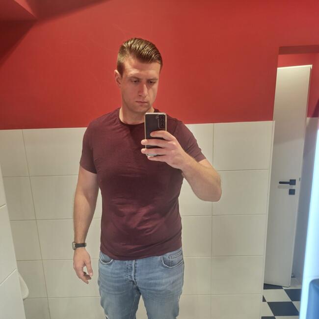 Posao čuvanja djece u Knin: Dino