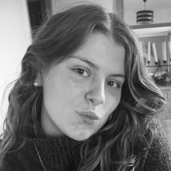 Babysitter in Port-en-Bessin-Huppain: Zoe