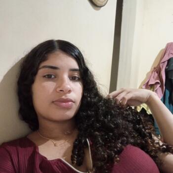 Babá em São Vicente: Ana