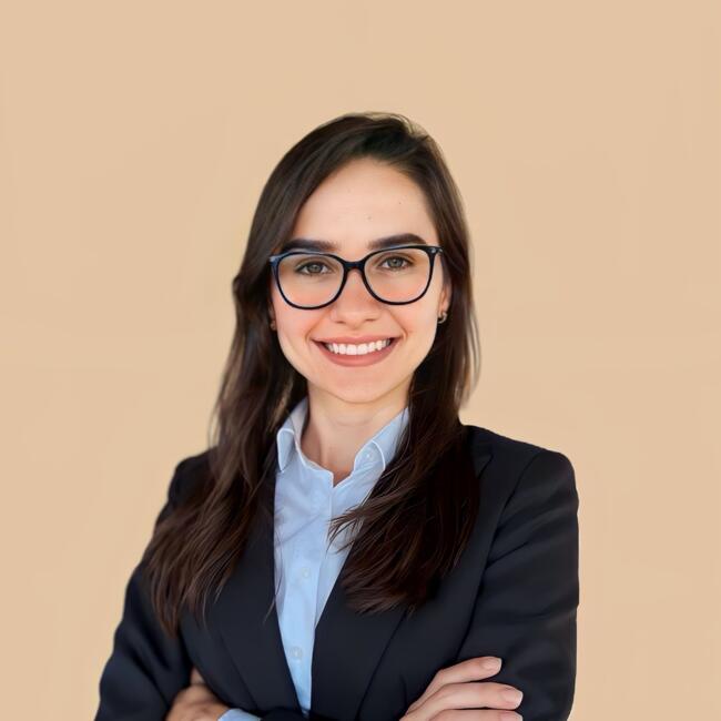 Emprego de babá em Brasília: Nayara