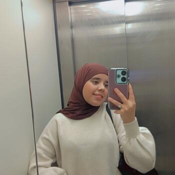 Canguro en Girona: Anisa