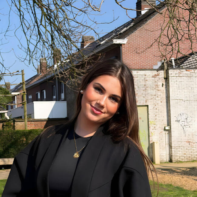 Babysitter in Turnhout: Flore