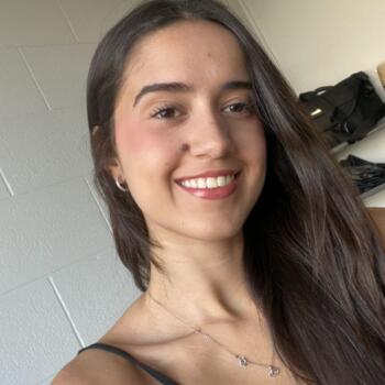 Babysitter in Auckland: Laura