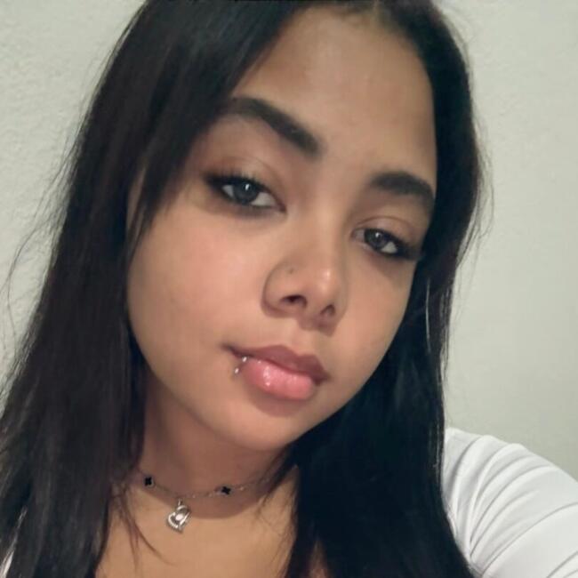 Babysitter in São Sebastião: Mayara