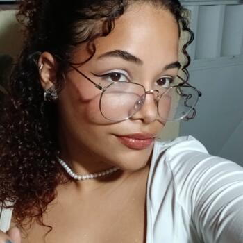 Babysitter in Salvador: Thaina