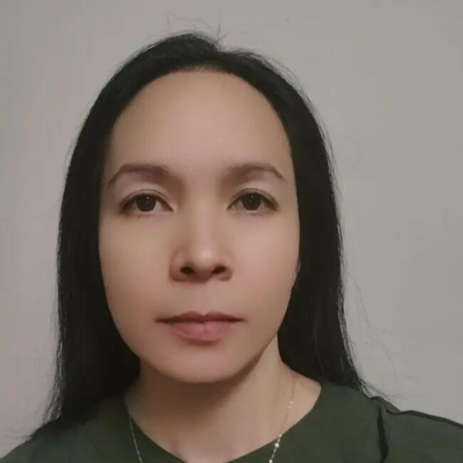 مربية أطفال في دبي: Rosaly