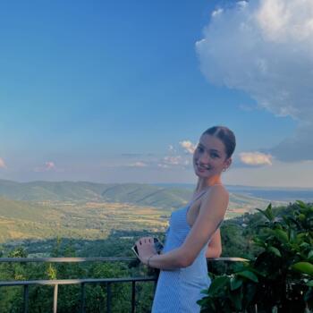 Babysitter in Auckland: Mia