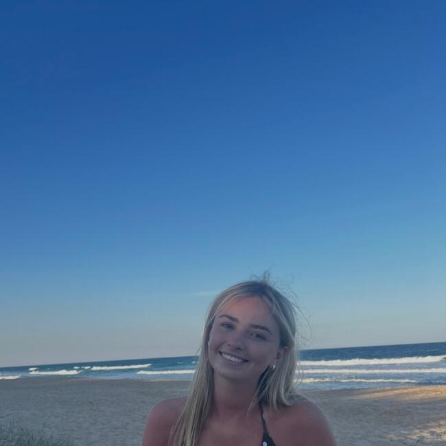 Babysitter in Sunshine Coast: Neve