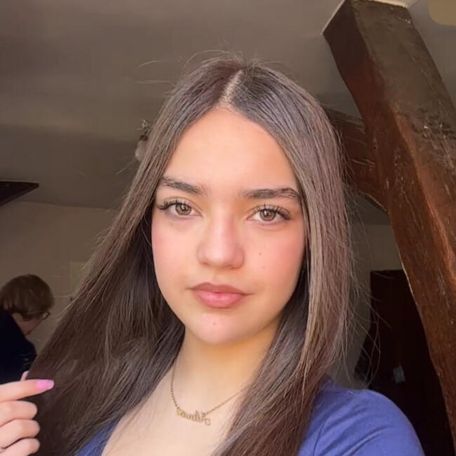 Babysitter in Grigny: Alina