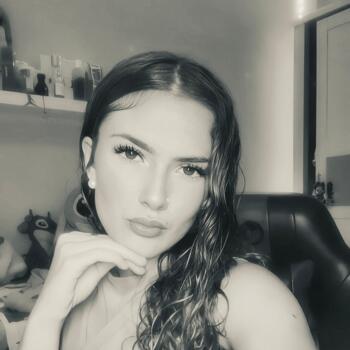 Niñera Almensilla: Julia