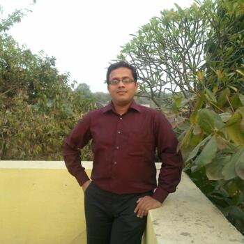 माता-पिता पुणे: Milind