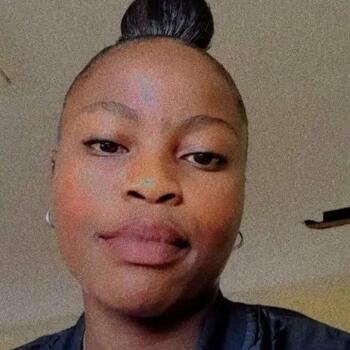 Babysitter in Midrand: Hlelile