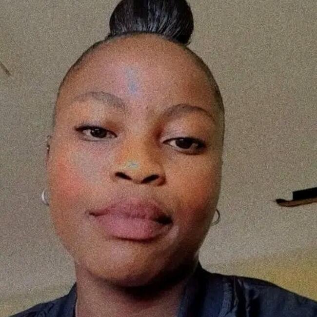 Babysitter in Midrand: Hlelile