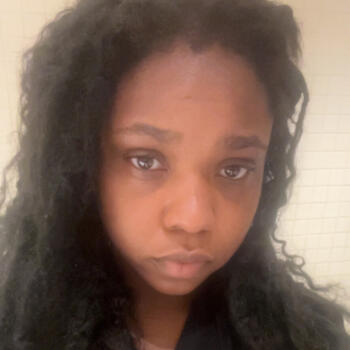 Babysitter in Tracy: Maya