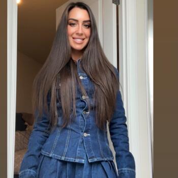 Babysitting job in Overstone: babysitting job Whitney