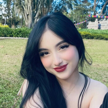 Babysitter in Bello: Maria José