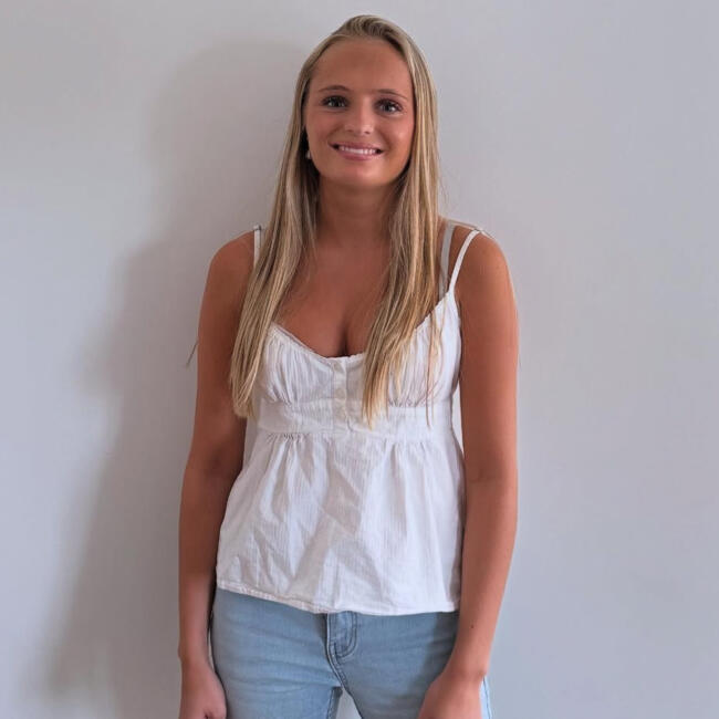 Babysitter in Åkersberga: Elma