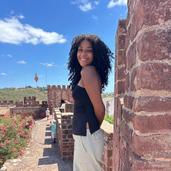 Babysitter in Quarteira: Eloisi