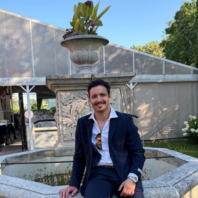 Job de garde d'enfants à Montréal: Oussama
