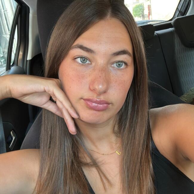 Babysitter in Marolles-sur-Seine: Jade