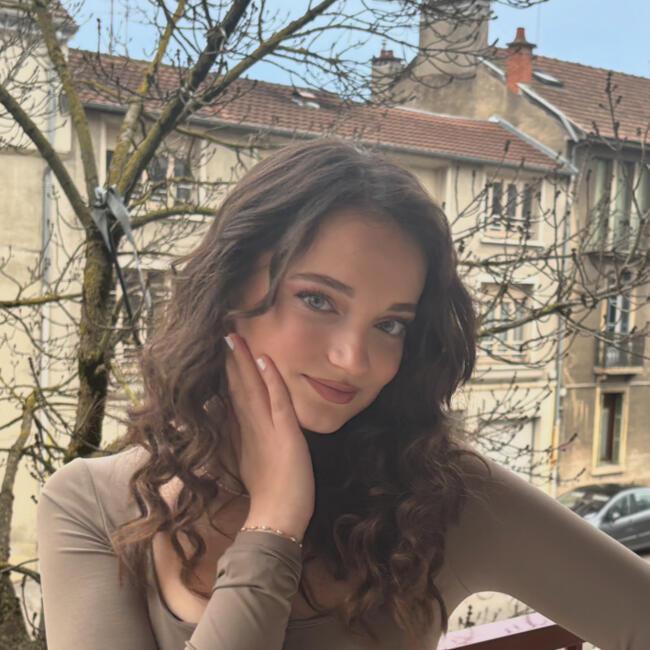 Babysitter in Dijon: Melisa